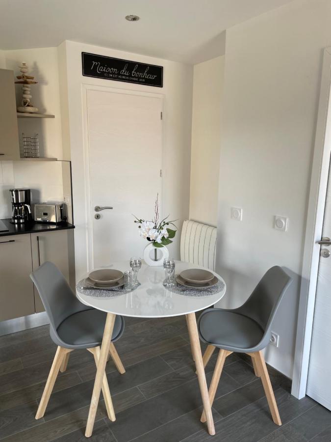 Au Charme Des Marees Apartman Lion-sur-Mer Kültér fotó