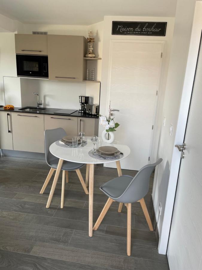 Au Charme Des Marees Apartman Lion-sur-Mer Kültér fotó